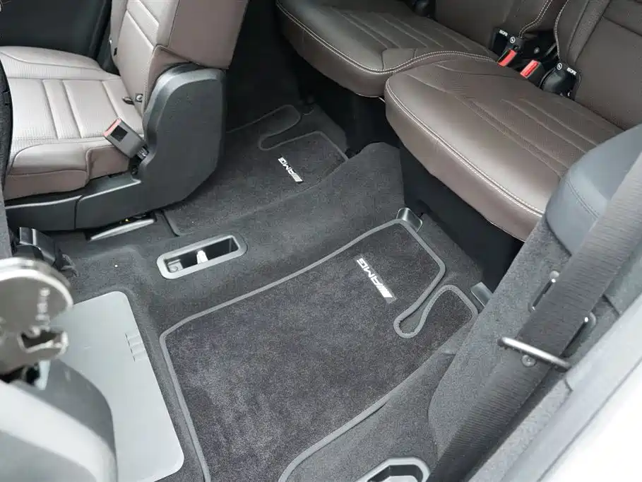 Mercedes-Benz GLS AMG 2018 — фото 27