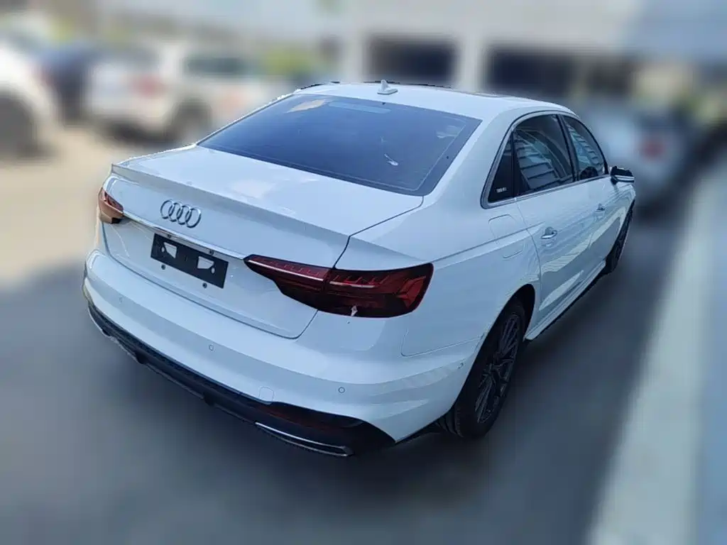 Audi A4L 2021 — фото 12
