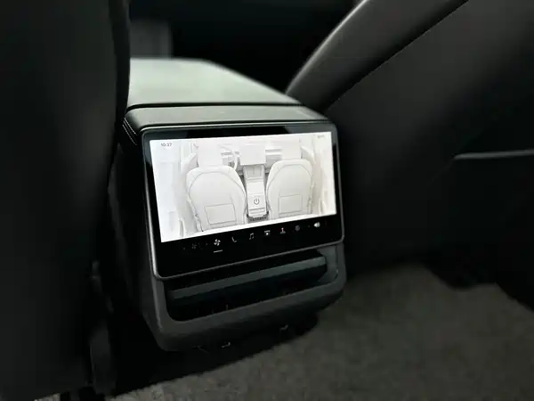 Tesla Model 3 2025