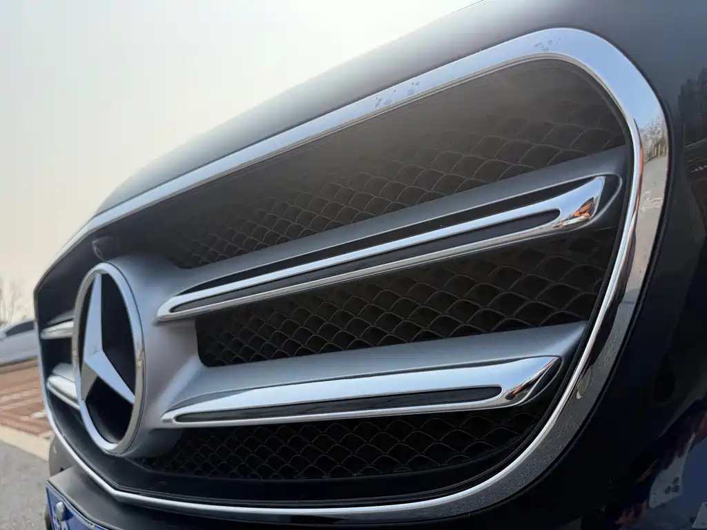 Mercedes-Benz E-Class 2019 — фото 23
