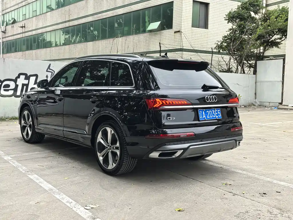 Audi Q7 2020 — фото 20