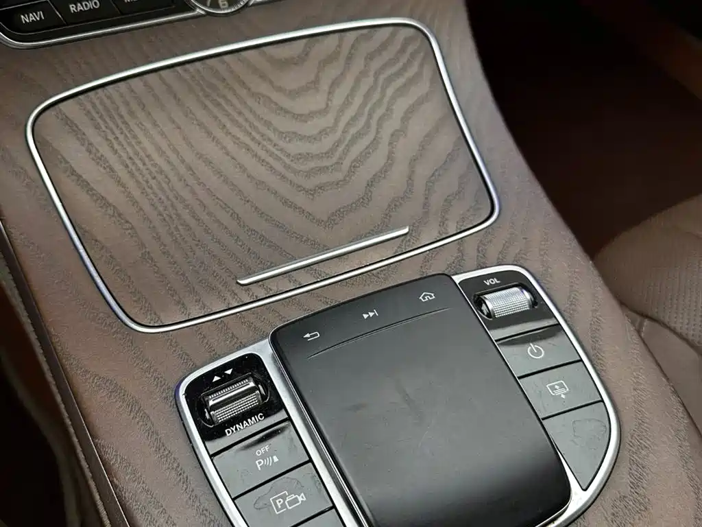 Mercedes-Benz E-Class 2020 — фото 16
