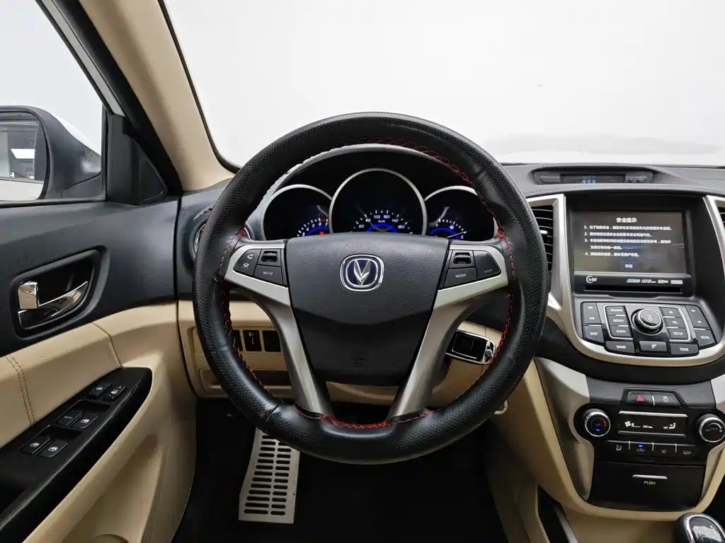 Changan Eado 2015 — фото 11