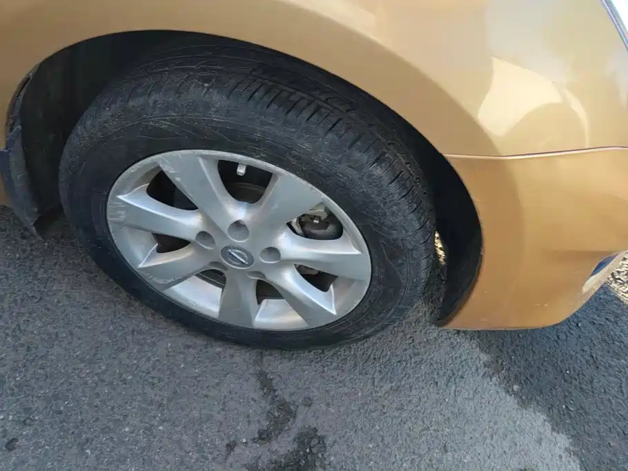 Nissan Tiida 2013