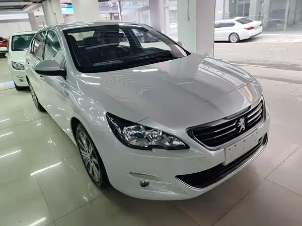Peugeot 408 2016