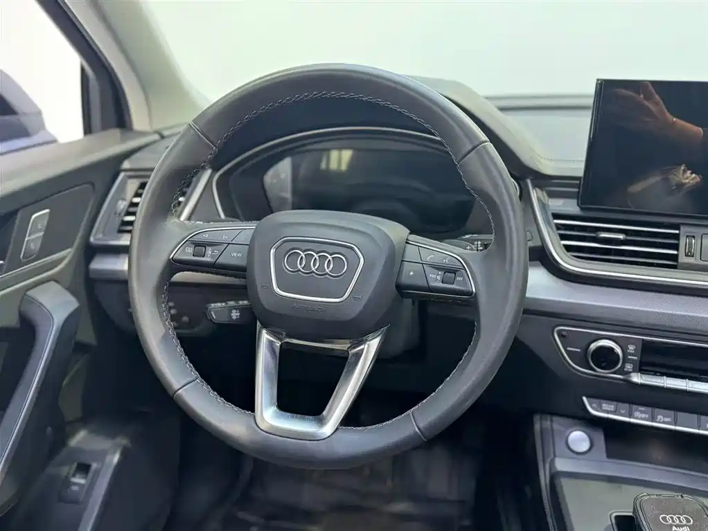 Audi Q5L 2023 — фото 13