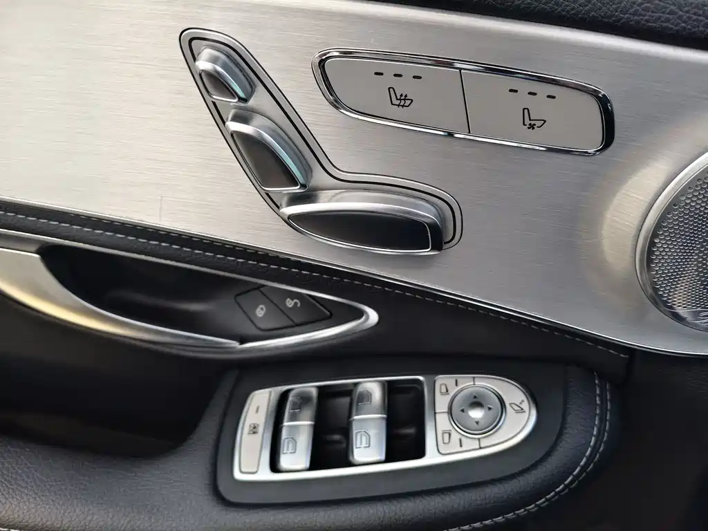 Mercedes-Benz C-Class 2018 — фото 16