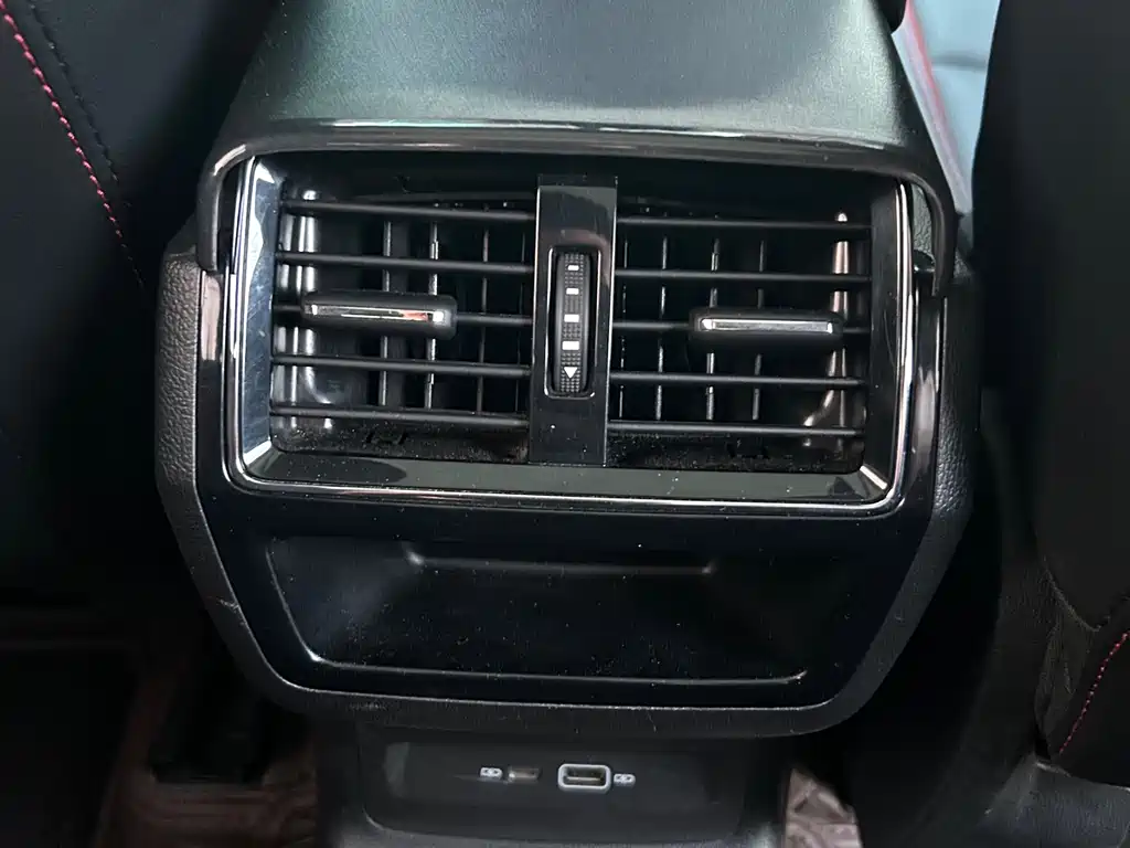 Skoda Karoq 2023 — фото 8