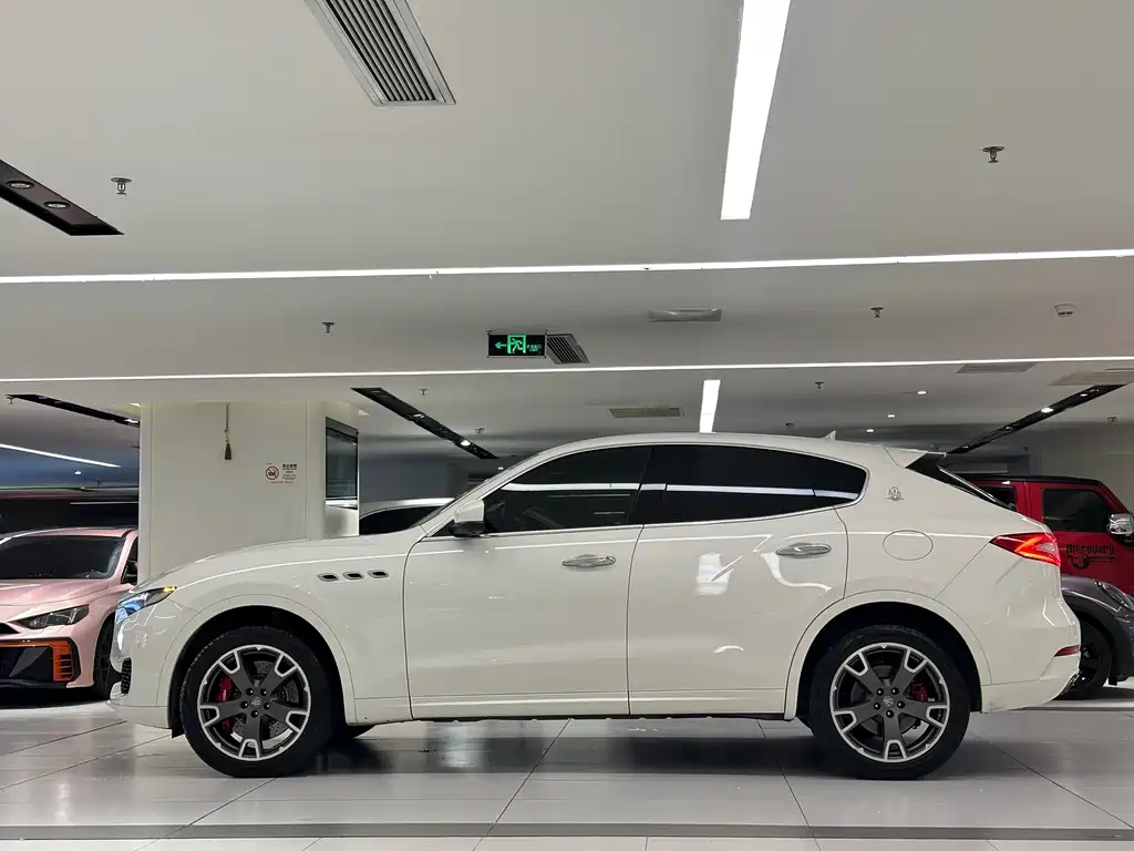 Maserati Levante 2017 — фото 4