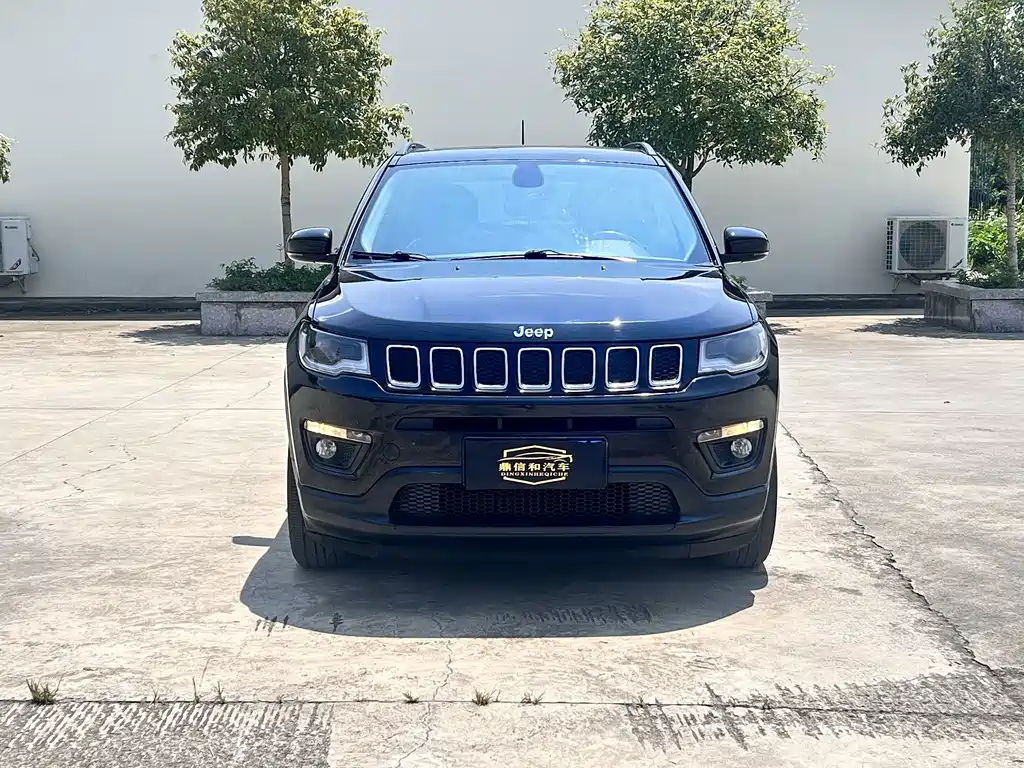 Jeep Compass 2018 — фото 2