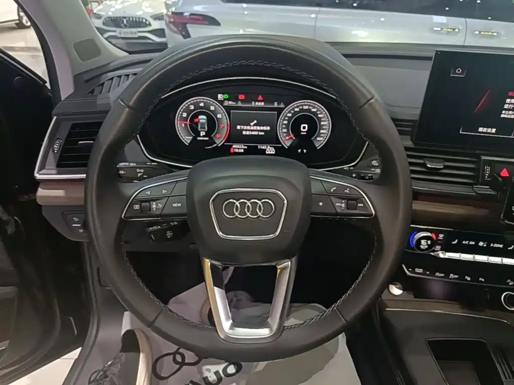 Audi Q5L 2022 — фото 11