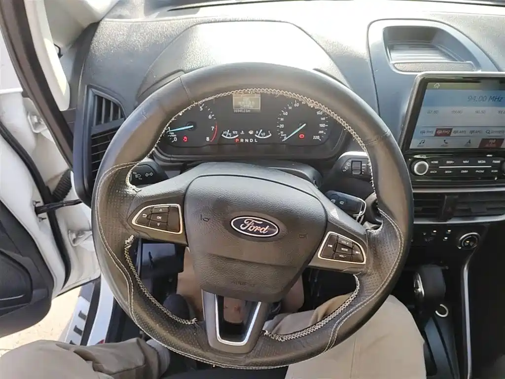 Ford Ecosport 2018 — фото 11
