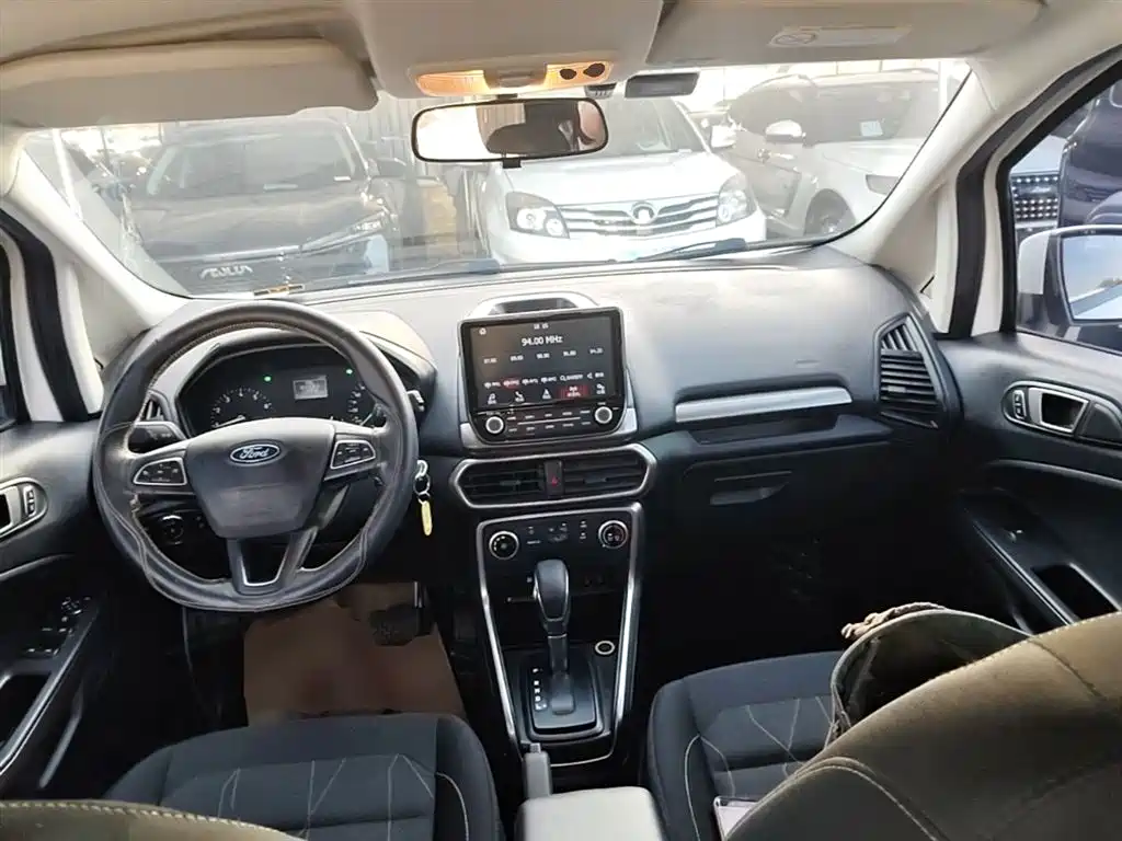 Ford Ecosport 2018 — фото 10