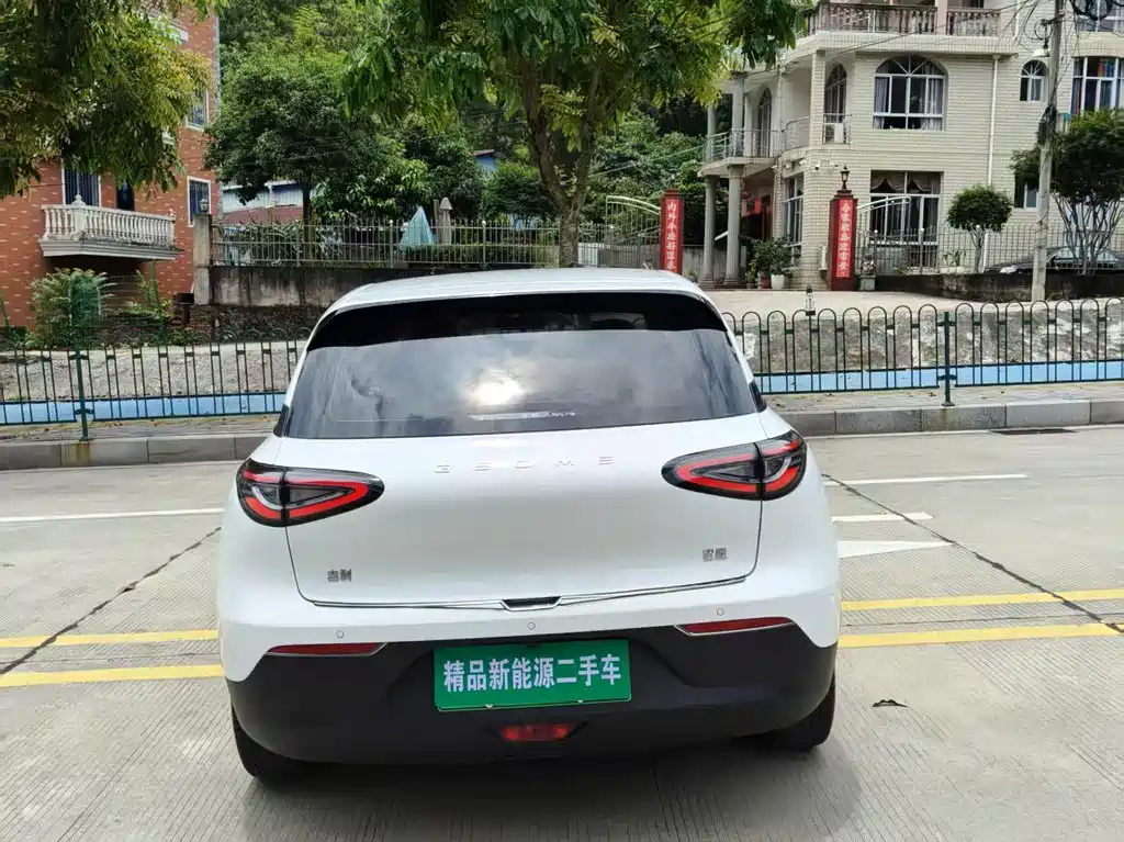 Geely Galaxy Starwish 2025 — фото 11