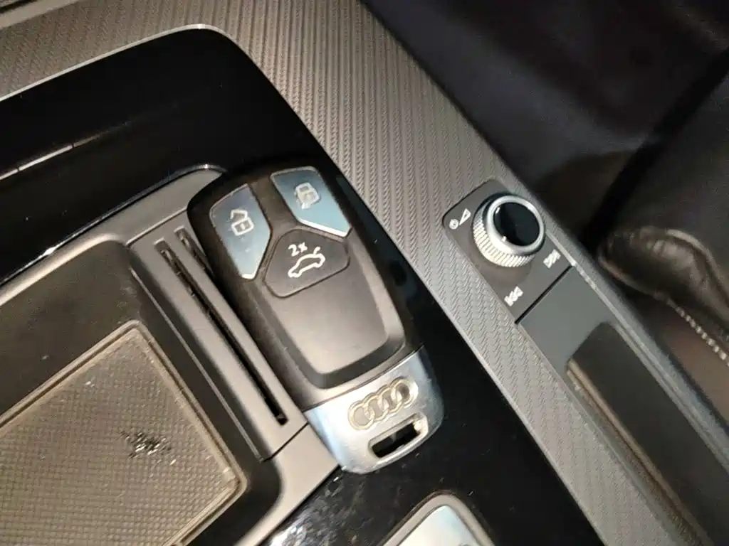Audi Q5L 2022 — фото 15