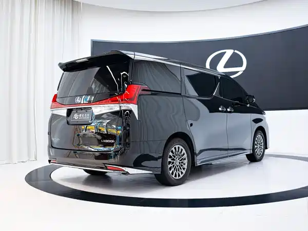 Lexus LM 2023