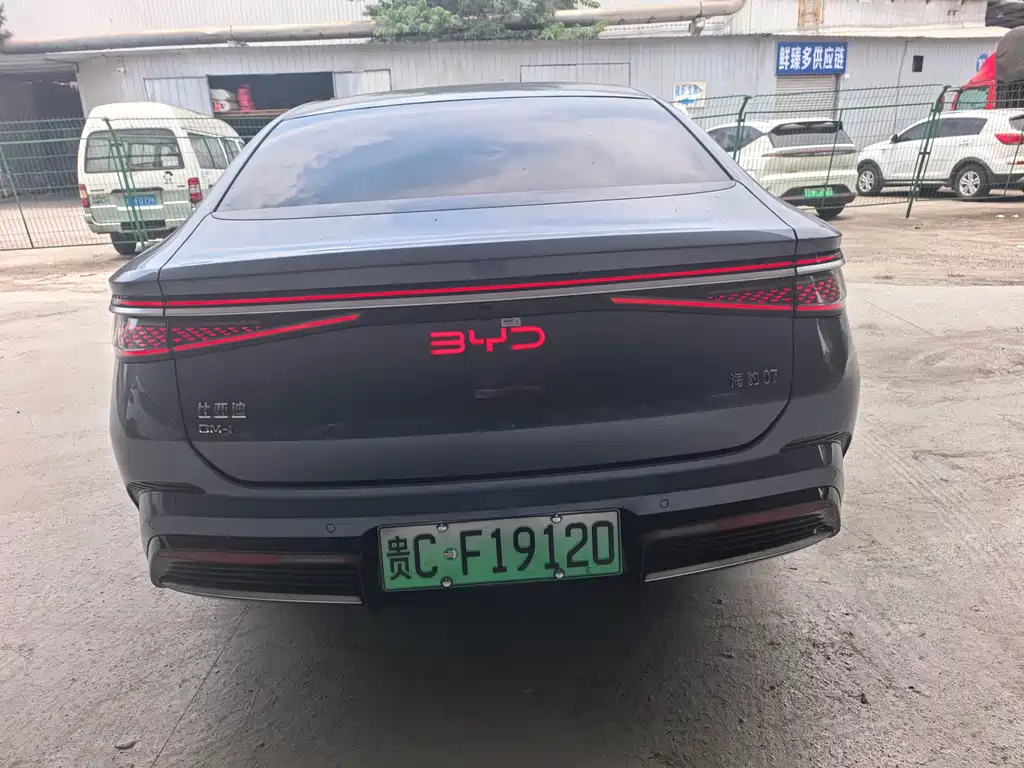 BYD Seal 07 DM-i 2024 — фото 9