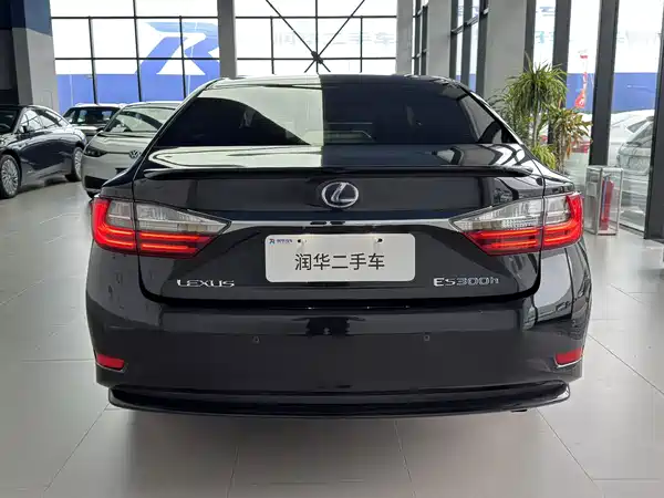 Lexus ES 2017