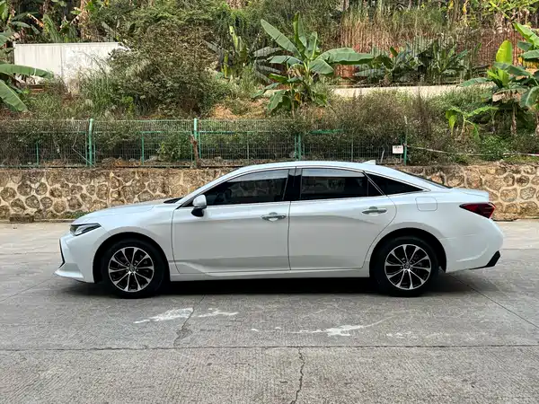 Toyota Avalon 2022