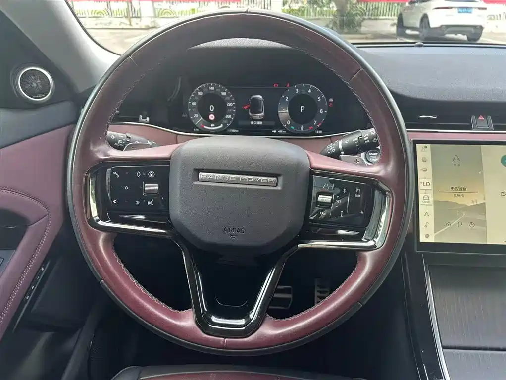 Land Rover Range Rover Evoque 2024 — фото 10