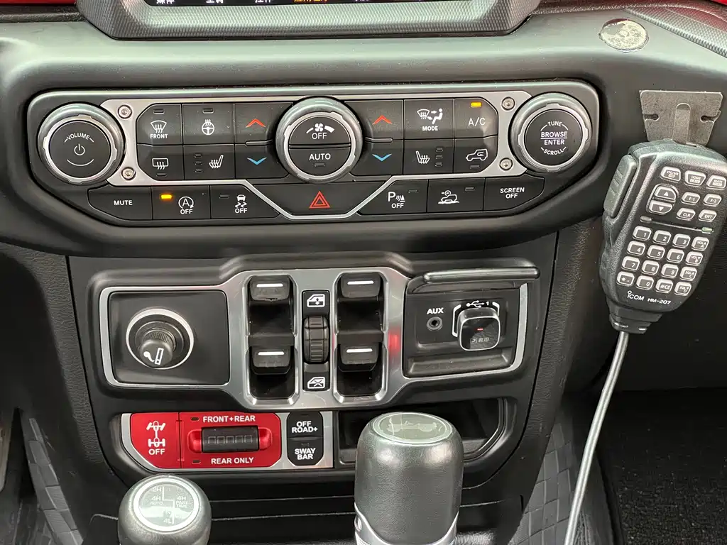 Jeep Wrangler 2021 — фото 21