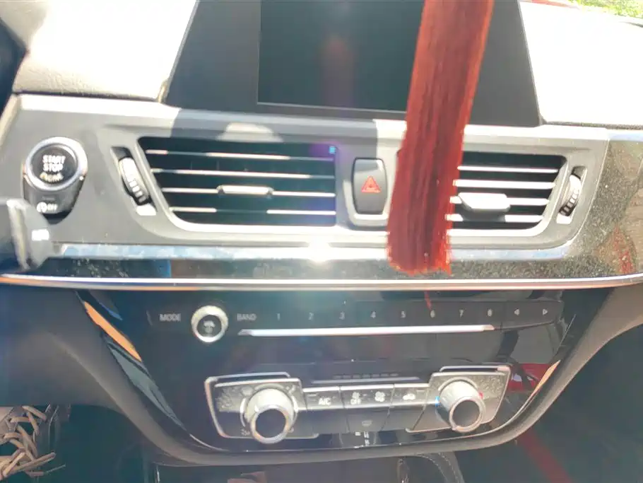 BMW 1 Series 2017 — фото 13