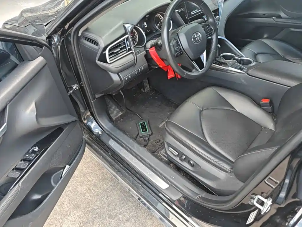 Toyota Camry 2023 — фото 16