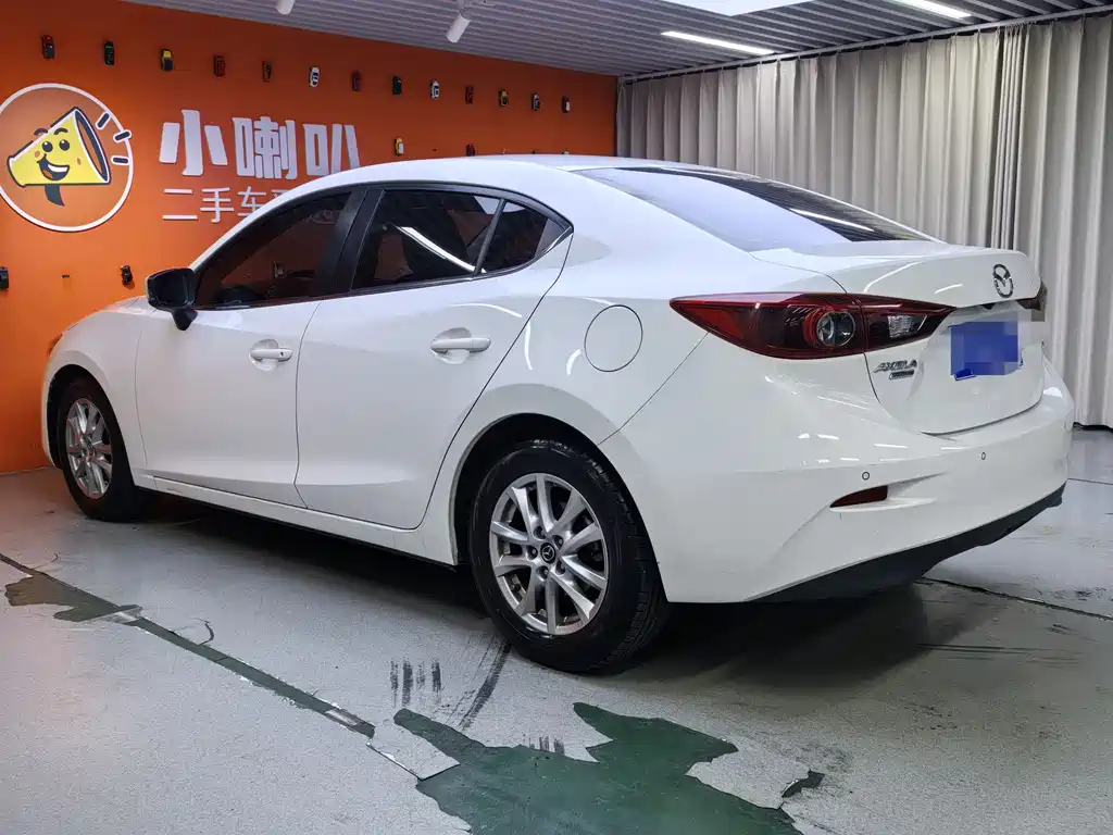 Mazda 3 Axela 2018 — фото 9