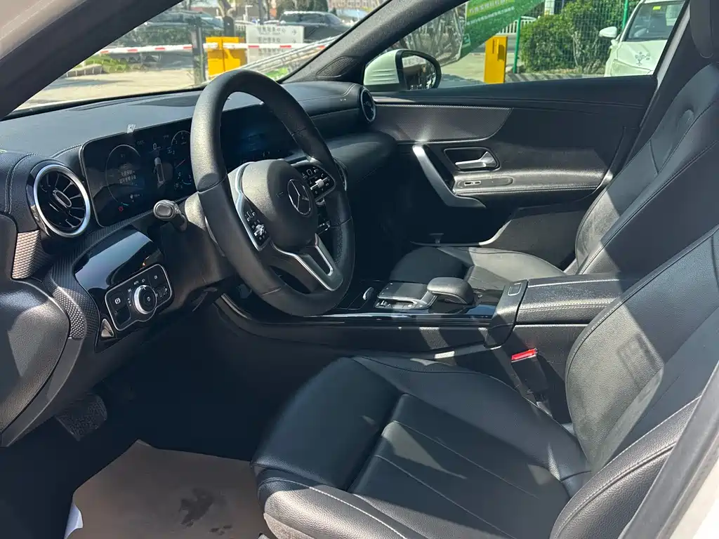 Mercedes-Benz A-Class 2020 — фото 13