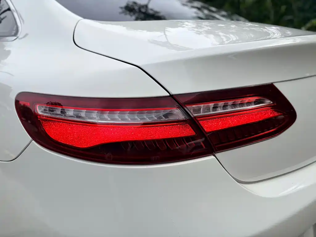 Mercedes-Benz E-Class 2018 — фото 18