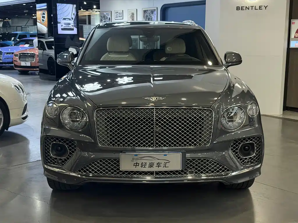 Bentley Bentayga 2021 — фото 2