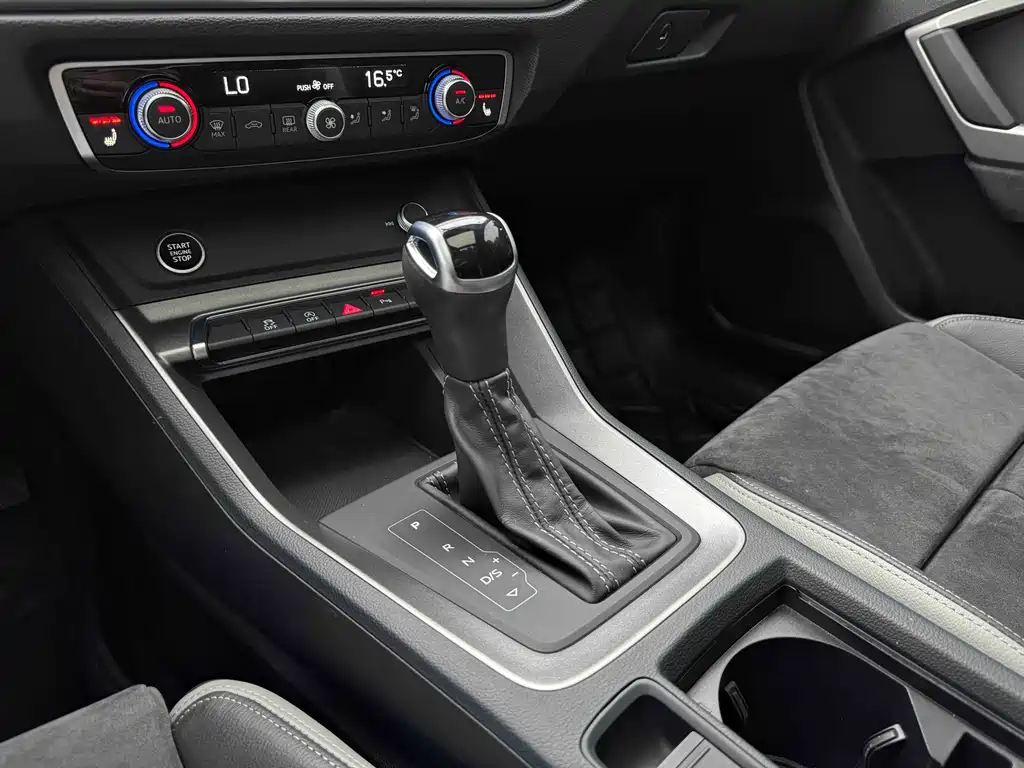 Audi Q3 2021 — фото 13