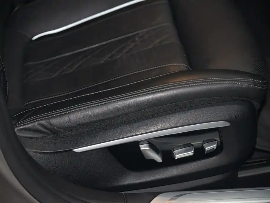 BMW 7 Series 2016 — фото 19