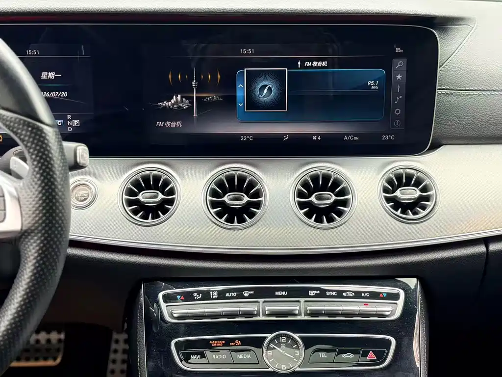 Mercedes-Benz E-Class 2018 — фото 13