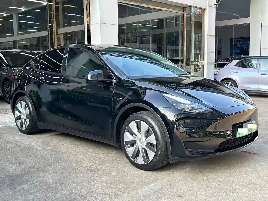 Tesla Model Y 2023 — фото 3