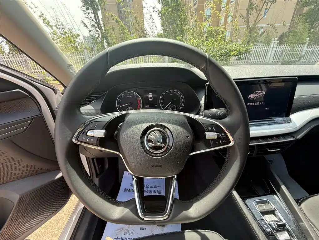 Skoda Octavia 2022 — фото 14