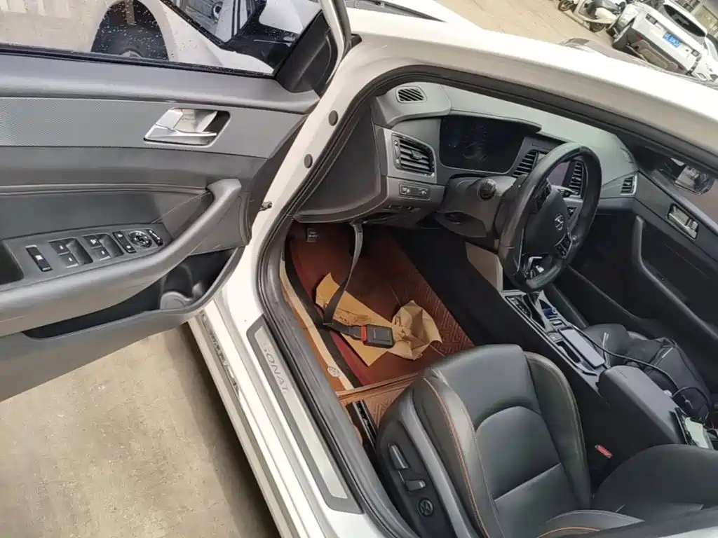 Hyundai Sonata 2017 — фото 16