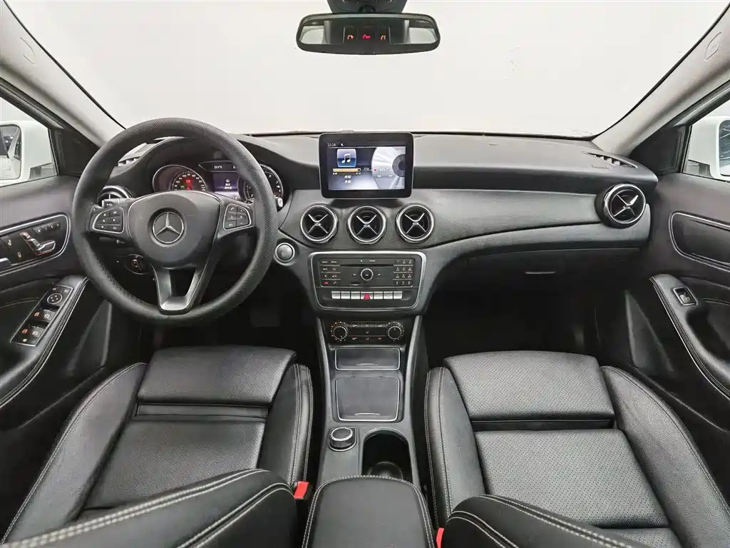 Mercedes-Benz GLA 2018 — фото 5