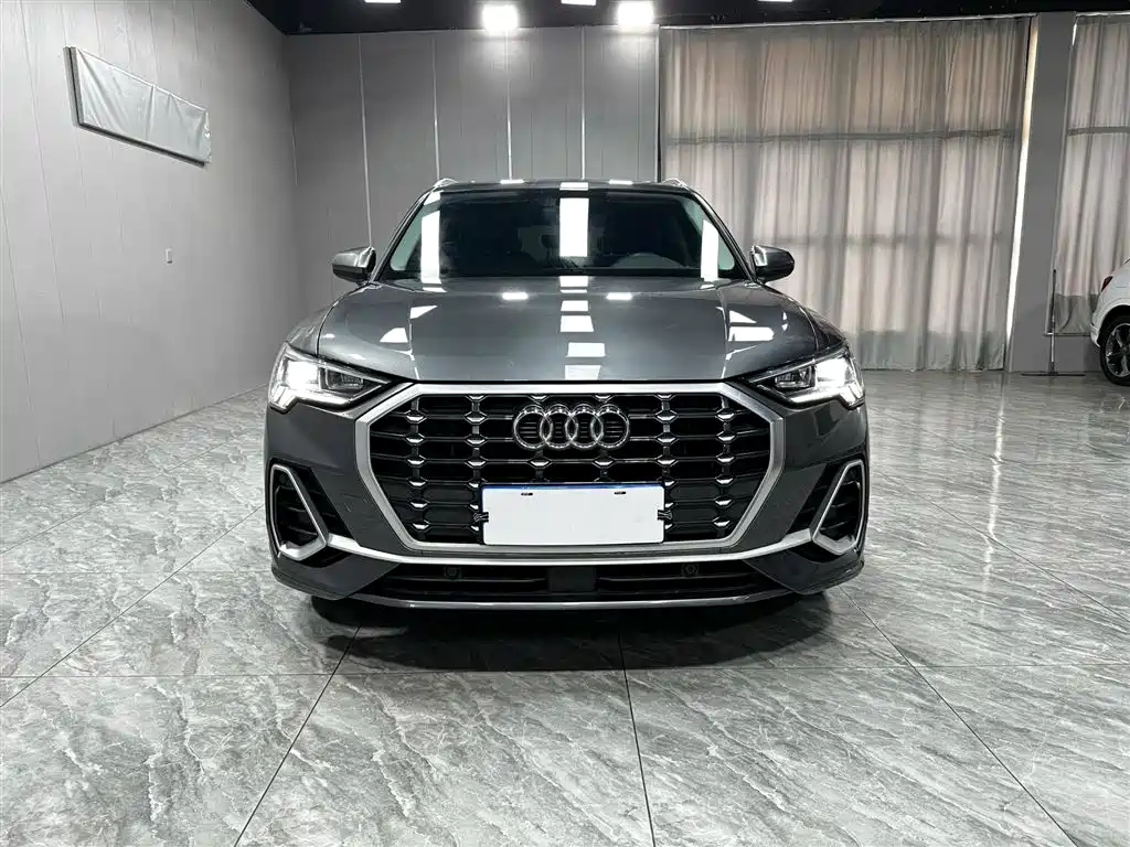 Audi Q3 2022 — фото 2