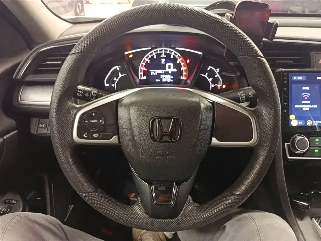Honda Civic 2018 — фото 7