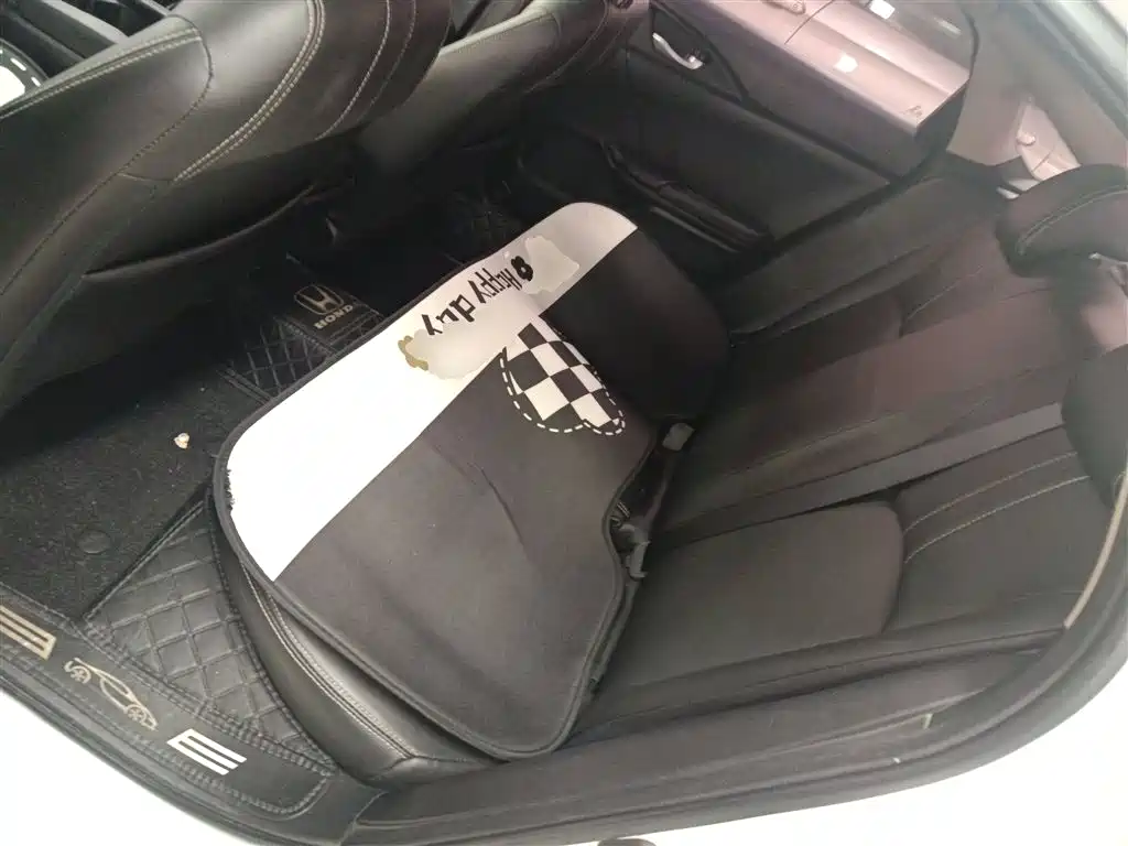 Honda Civic 2018 — фото 13