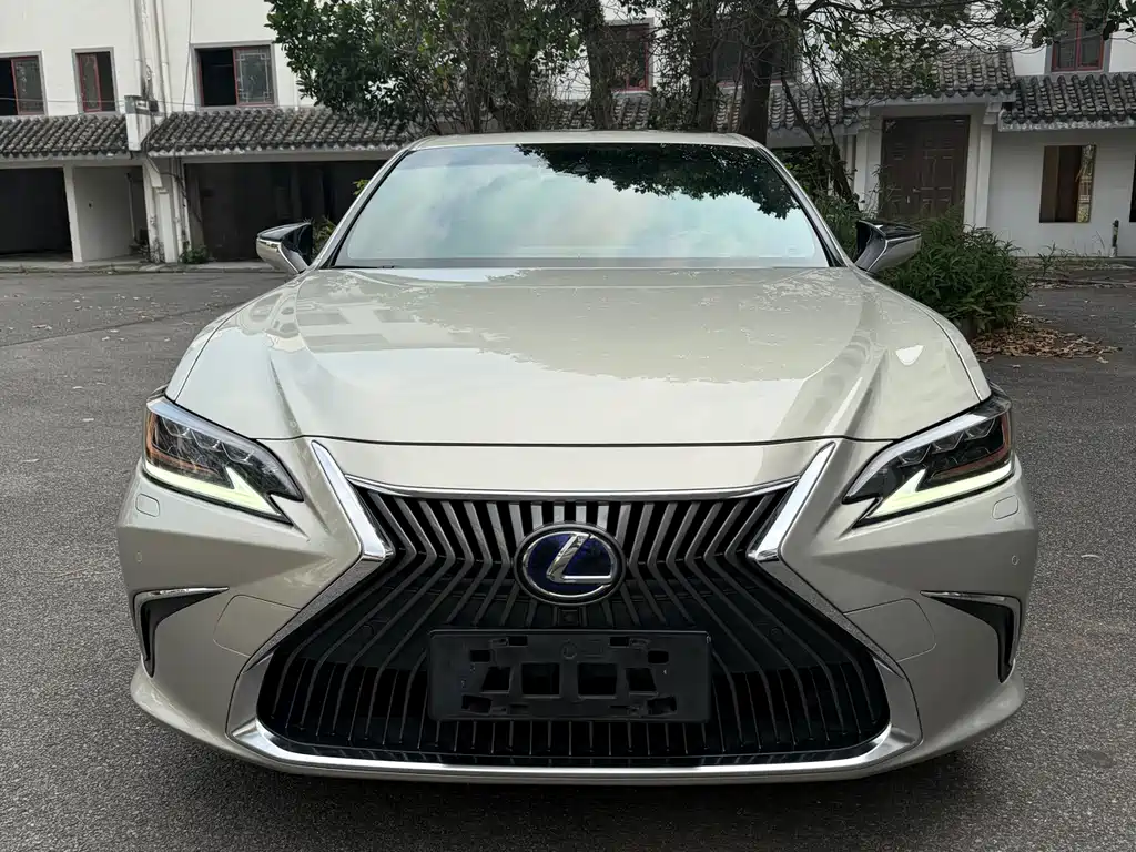 Lexus ES 2019 — фото 2