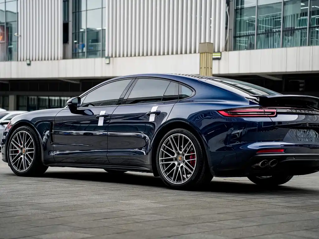 Porsche Panamera 2019 — фото 21