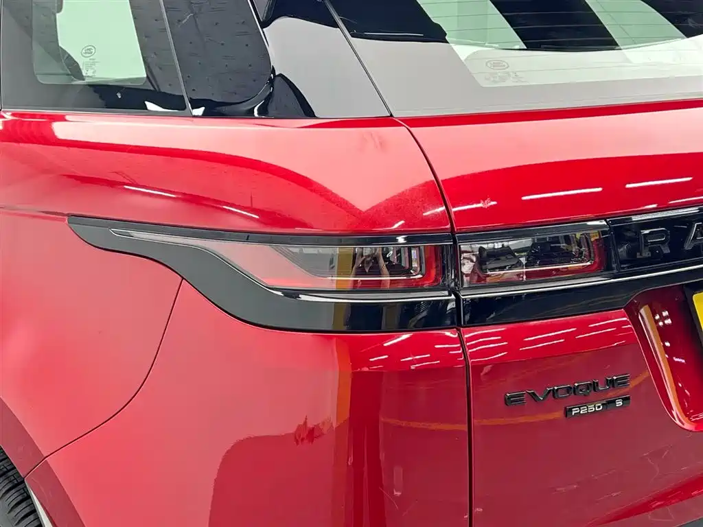 Land Rover Evoque 2020 — фото 10