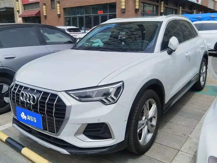 Audi Q3 2021 — фото 1