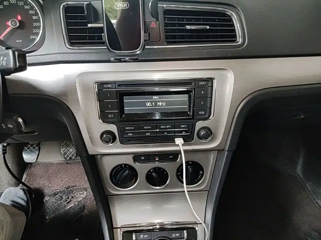Volkswagen Lavida 2015