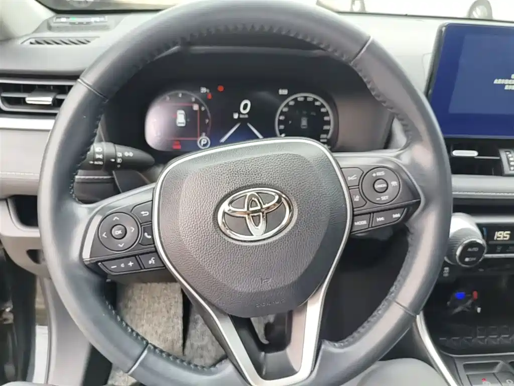 Toyota Wildlander 2023 — фото 11