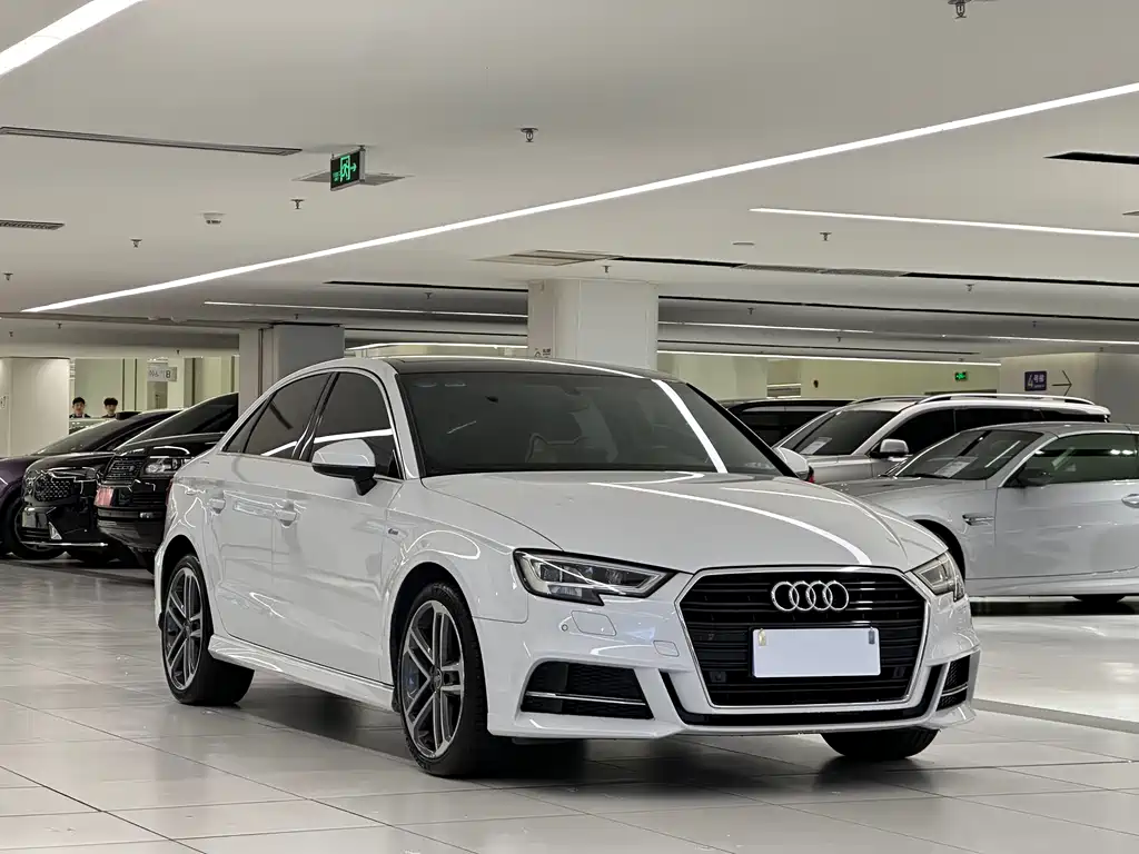 Audi A3 2018 — фото 3