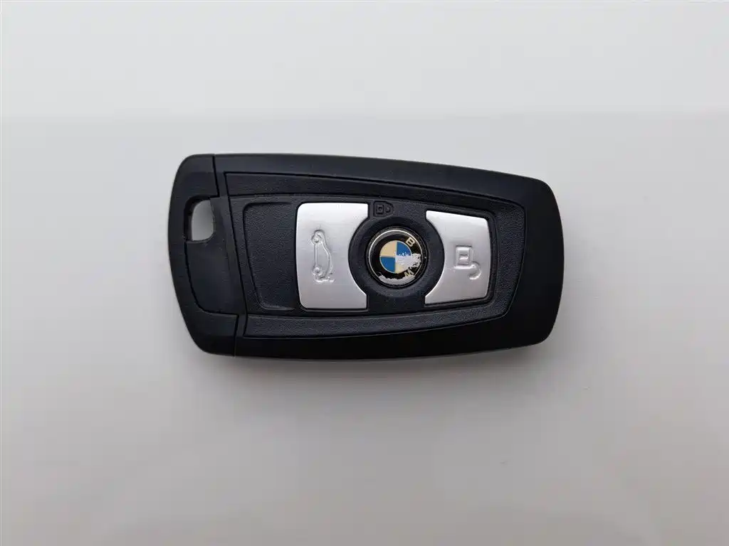 BMW 3 Series 2019 — фото 19