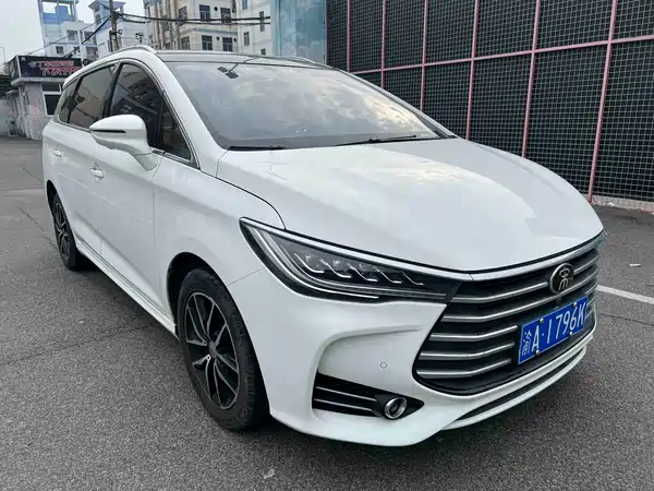 BYD Song MAX 2017